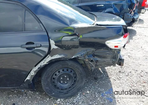 2013 Toyota Corolla L/Le/S/S Special Edition/Le Special Edition z USA, uszkodzony, nr VIN 2T1BU4EE2DC010453